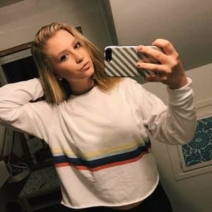 Meet your Posher, Stephanie